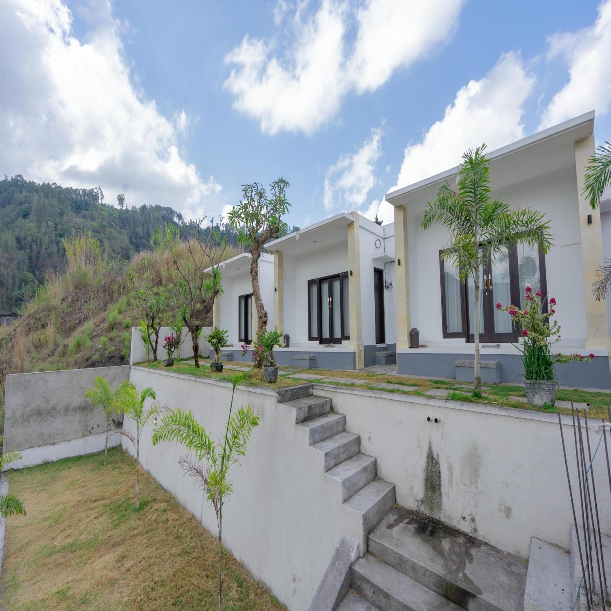 Batur Kencana Villa Mitra Reddoorz Baturaja  Εξωτερικό φωτογραφία