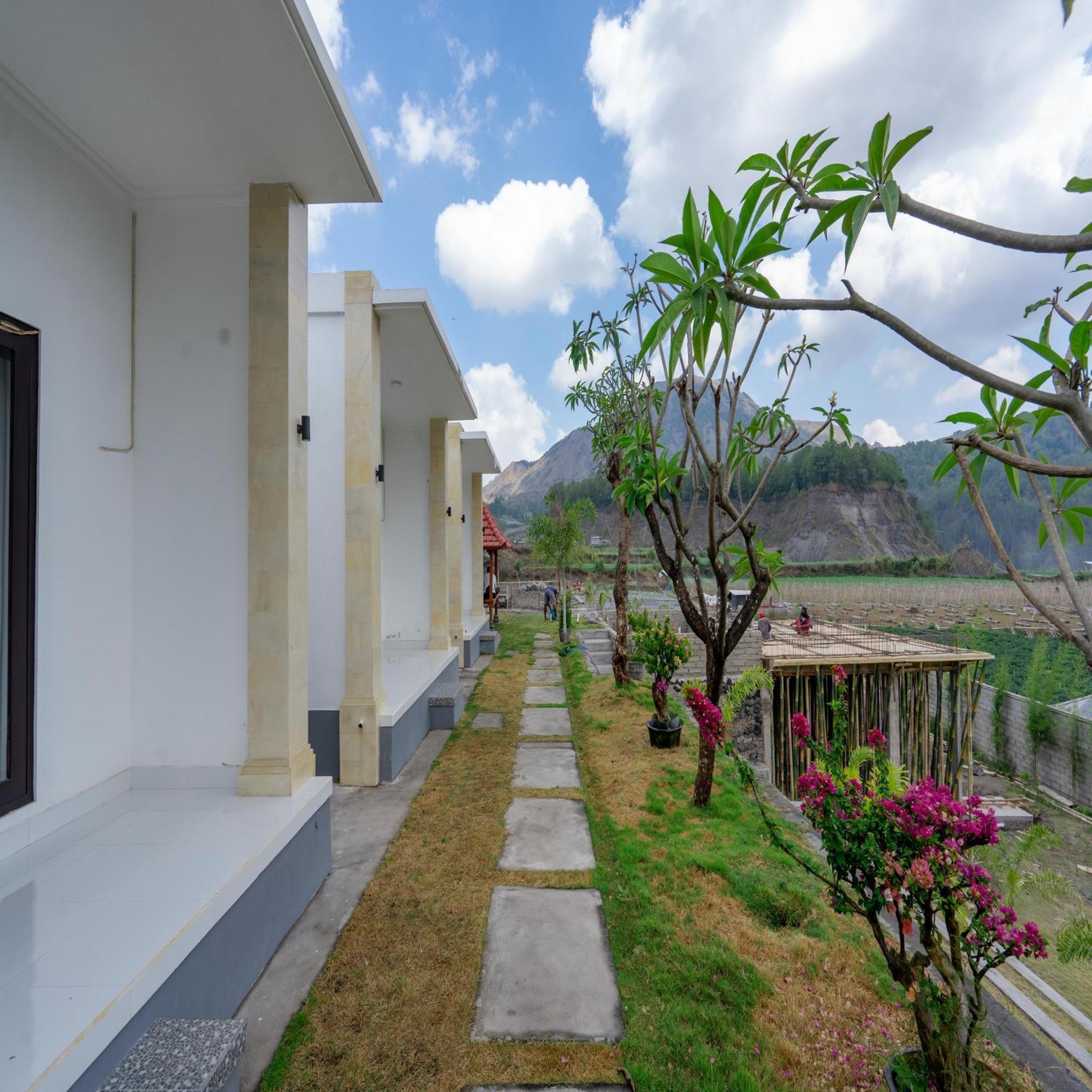 Batur Kencana Villa Mitra Reddoorz Baturaja  Εξωτερικό φωτογραφία